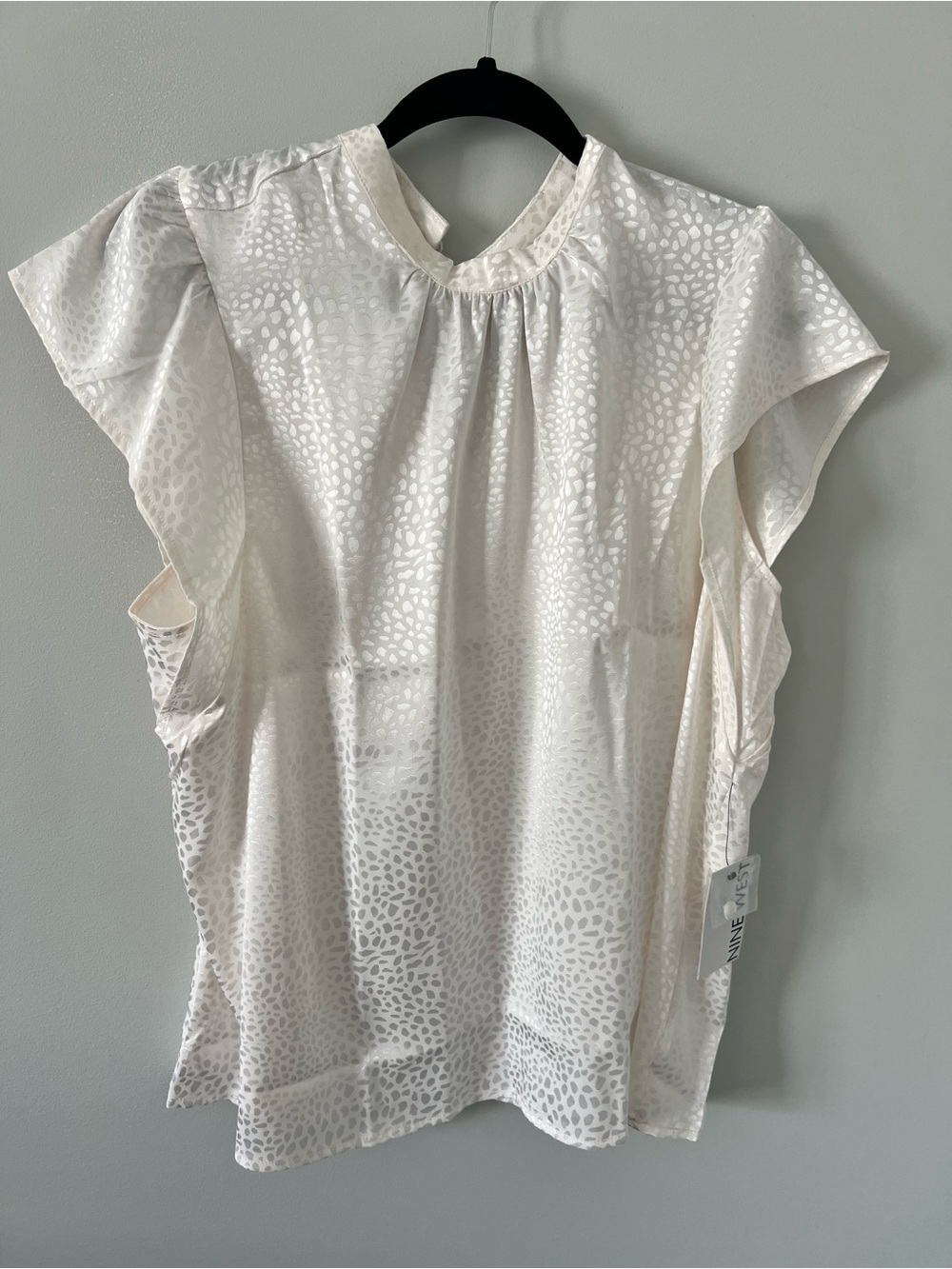 Nine West Cream-White Textured Flutter Sleeve Blouse